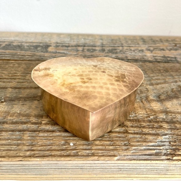 Brass heart trinket box - Picture 2 of 7